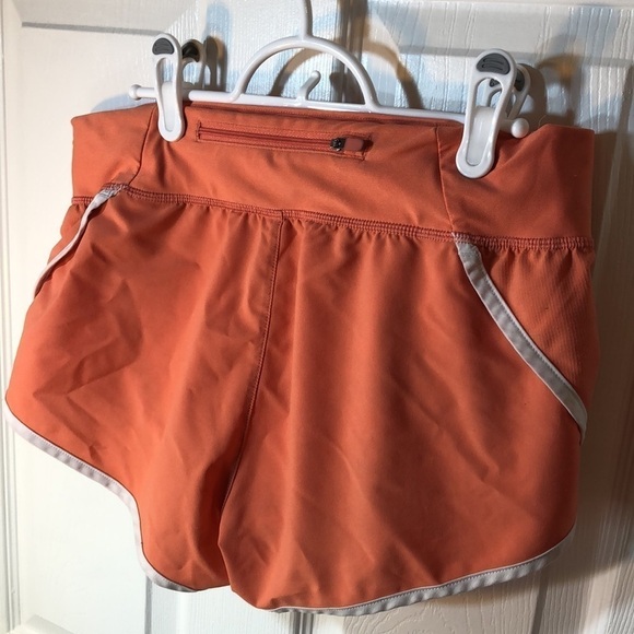 M Under Armour light orange running shorts​​​​​ - Picture 5 of 11